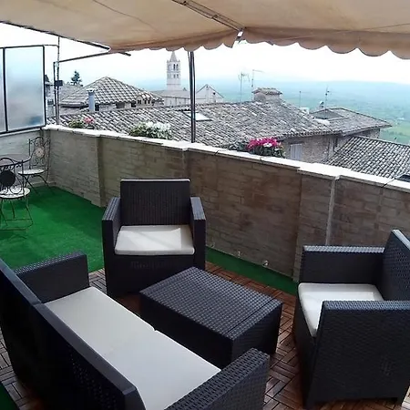 La Terrazza Di San Rufino Lägenhet *
