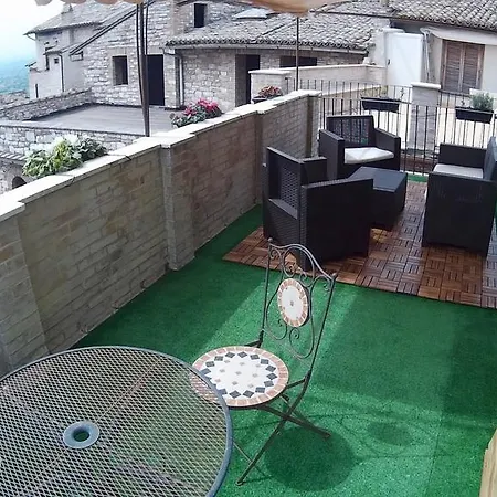 Lägenhet La Terrazza Di San Rufino *